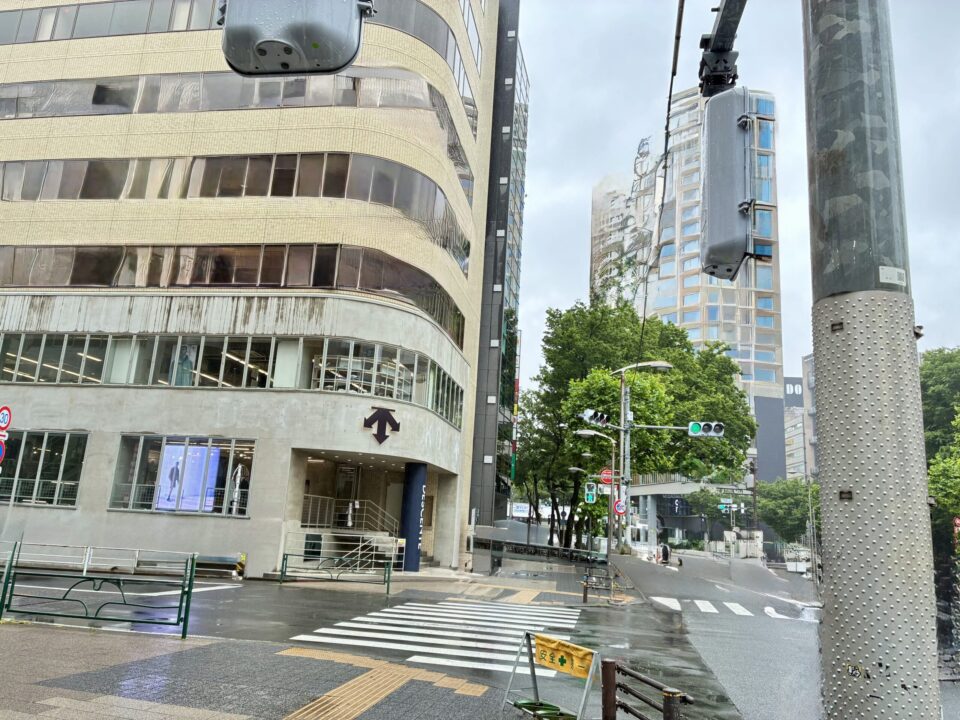 UESHIMA MUSEUMへの曲がり口の写真