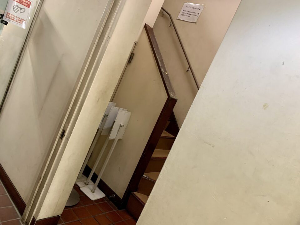 ボンディの階段の写真